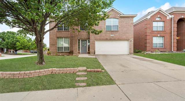 Photo of 10701 Braemoor Dr, Fort Worth, TX 76052
