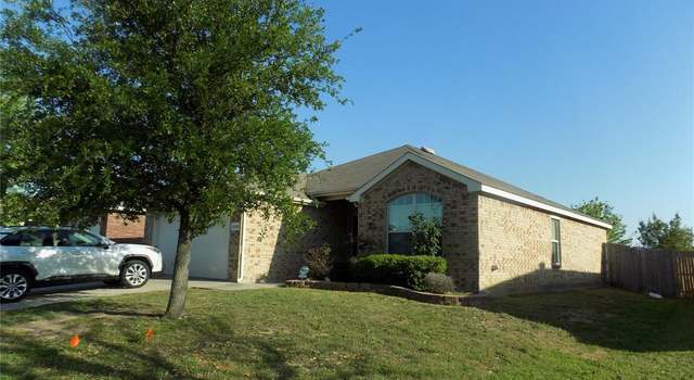 Photo of 6400 Stone Lake Dr, Fort Worth, TX 76179