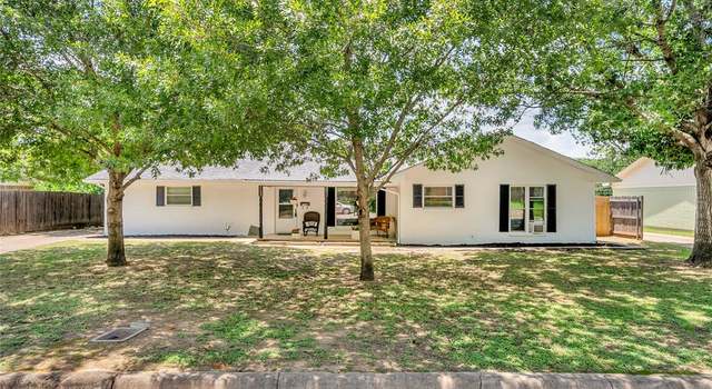 Photo of 7320 Martha Ln, Fort Worth, TX 76112