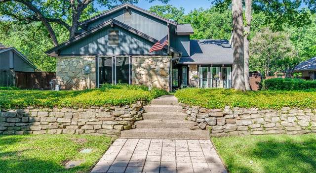 Photo of 2310 Crown Colony Dr, Arlington, TX 76011