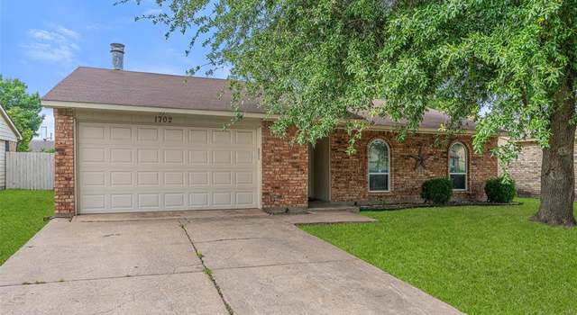 Photo of 1702 Santa Fe Trl, Grand Prairie, TX 75052
