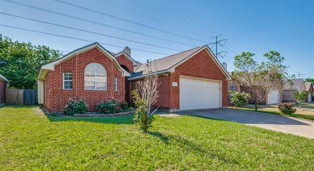 Photo of 5615 Wellston Dr, Arlington, TX 76018