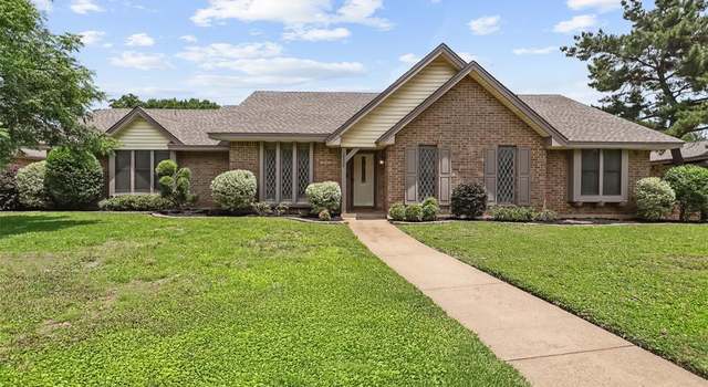 Photo of 2526 Axminster Dr, Grand Prairie, TX 75050