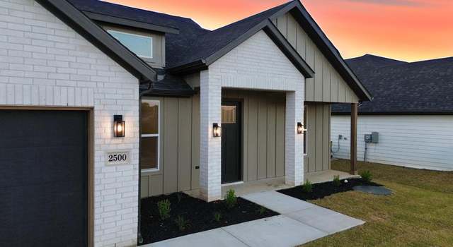 Photo of 2500 Lakeridge Dr, Granbury, TX 76048
