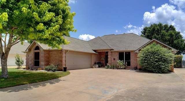 Photo of 129 Golfers Way, Azle, TX 76020
