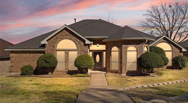 Photo of 1425 Cobblestone Dr, Desoto, TX 75115