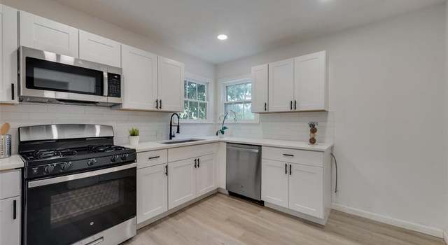 Photo of 5909 Locke Ave, Fort Worth, TX 76107