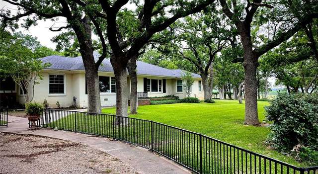 Photo of 1265 S Main St, Jacksboro, TX 76458