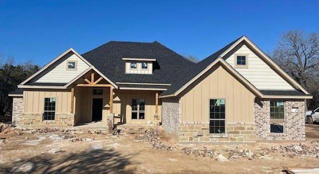 Photo of 1034 Knoxmiller Ct, Weatherford, TX 76088