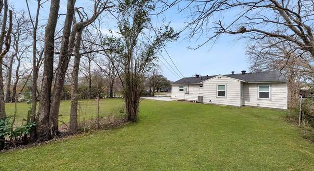 Photo of 2404 Healey Dr, Dallas, TX 75228