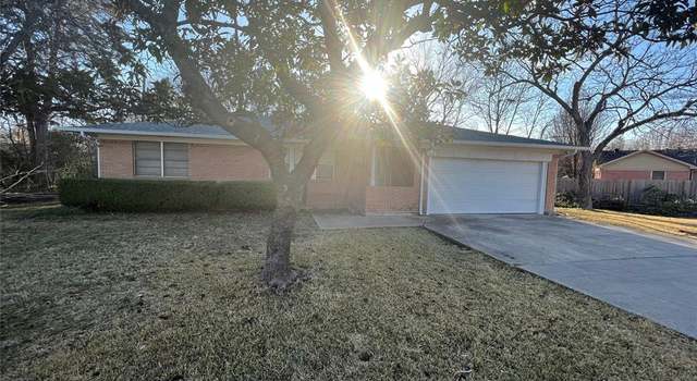 Photo of 301 Floyd St, Waxahachie, TX 75165