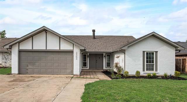 Photo of 2303 Sharpshire Ln, Arlington, TX 76014