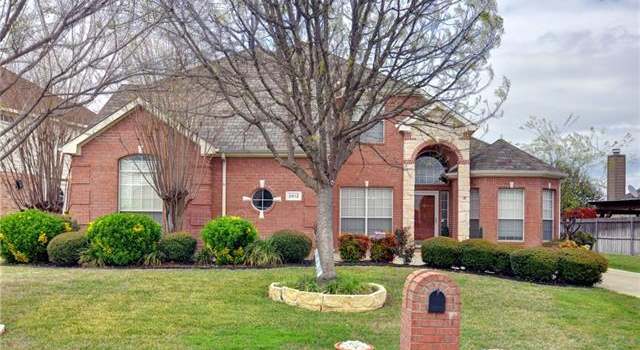 Photo of 2812 Saint Mark Dr, Mansfield, TX 76063