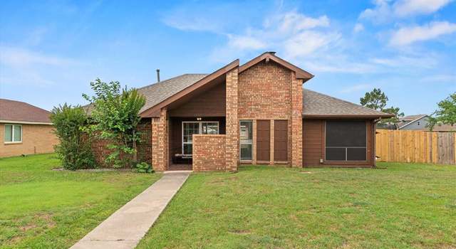 Photo of 2000 Arles Ln, Carrollton, TX 75007