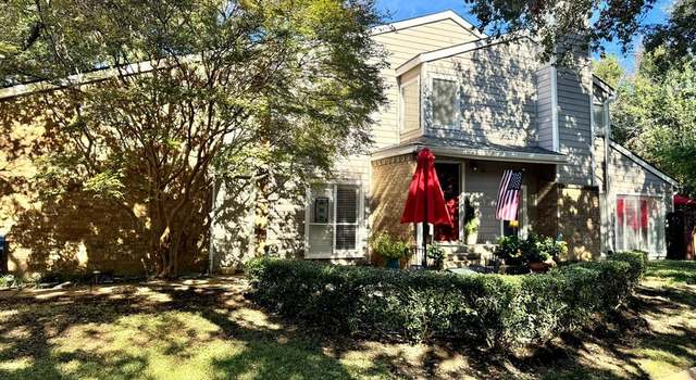 Photo of 2721 Meadowstone Ct, Carrollton, TX 75006