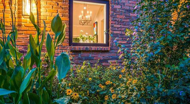 Photo of 10 Carmarthen Ct, Dallas, TX 75225