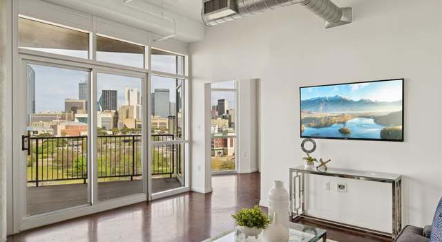 Photo of 1001 Belleview St #806, Dallas, TX 75215