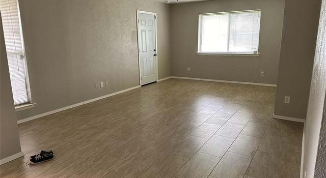 Photo of 117 Village Dr, Lewisville, TX 75067