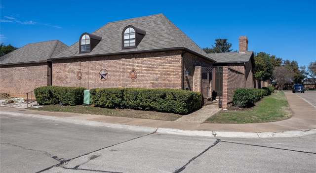Photo of 3221 Squireswood Dr, Carrollton, TX 75006