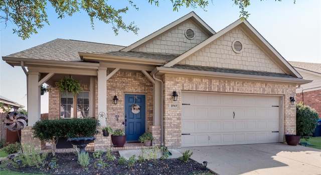 Photo of 10969 Hawks Landing Rd, Fort Worth, TX 76052