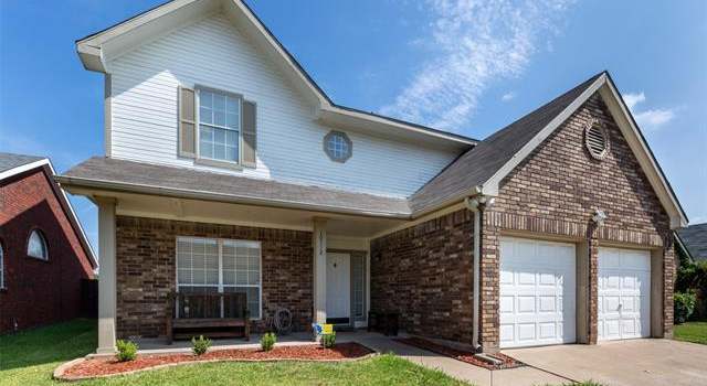 Photo of 10112 Long Rifle Dr, Fort Worth, TX 76108