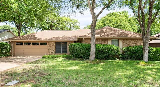 Photo of 4215 Pleasant Oaks Ct, Arlington, TX 76016