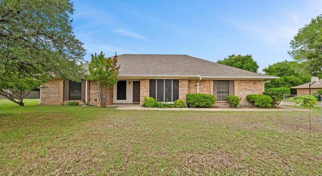 Photo of 820 Castlemount St, Willow Park, TX 76087