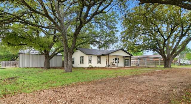 Photo of 6864 Golinda Dr, Lott, TX 76655