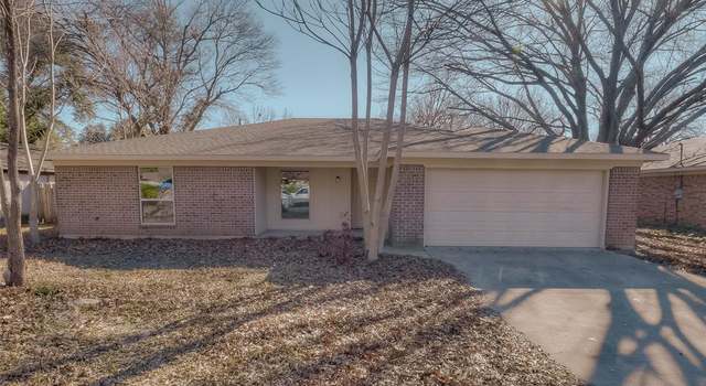Photo of 1800 Mulberry Dr, Benbrook, TX 76126