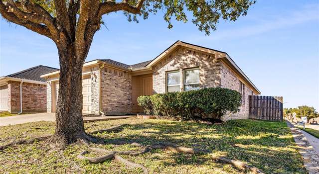 Photo of 1000 Dusty Palomino Dr, Fort Worth, TX 76179