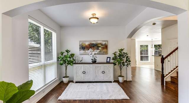 Photo of 6807 Lagoon Dr, Grand Prairie, TX 75054
