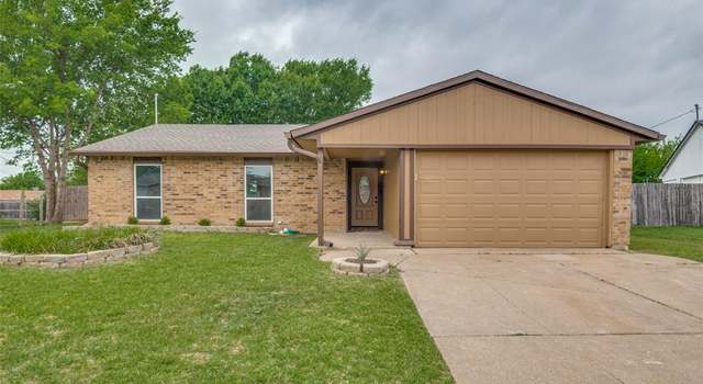 Photo of 829 Lawndale Dr, Arlington, TX 76017