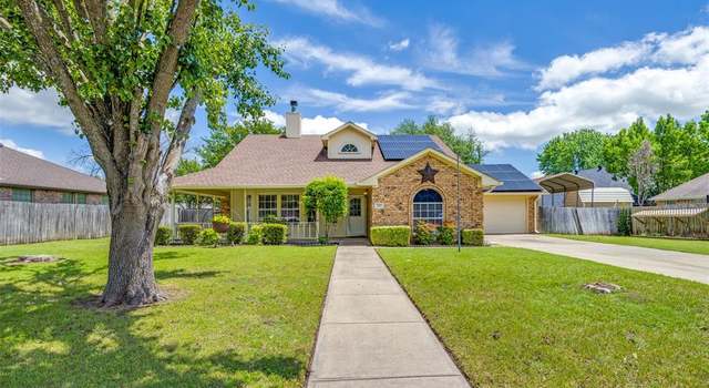Photo of 715 Mockingbird St, Bonham, TX 75418