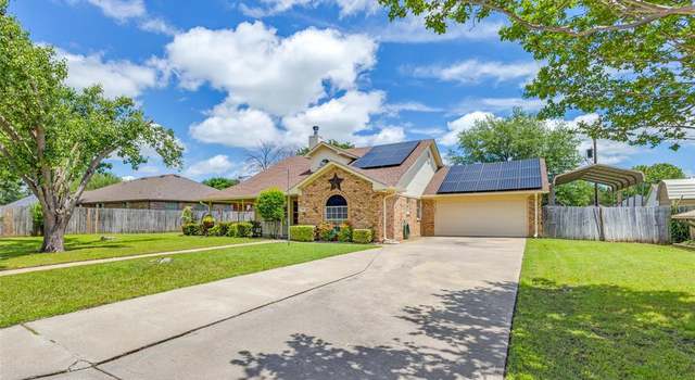 Photo of 715 Mockingbird St, Bonham, TX 75418