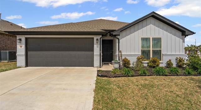Photo of 500 Adams Ct, Weatherford, TX 76085