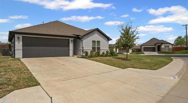 Photo of 500 Adams Ct, Weatherford, TX 76085