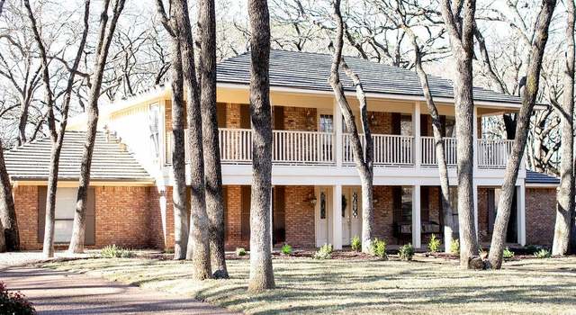 Photo of 2108 Cross Creek Ct, Arlington, TX 76017
