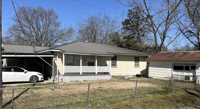 Photo of 300 Clarksdale St, Deport, TX 75435