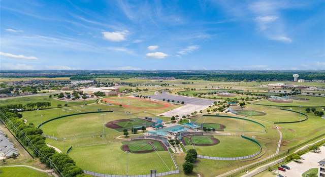 Photo of 209 Arborside Dr, Waxahachie, TX 75165