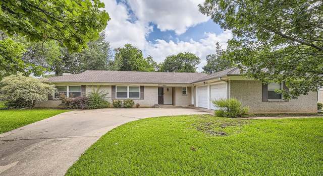 Photo of 2700 Blackwood Dr, Arlington, TX 76013