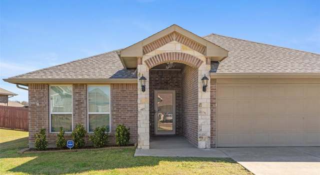 Photo of 104 Springleaf Ln, Mabank, TX 75147