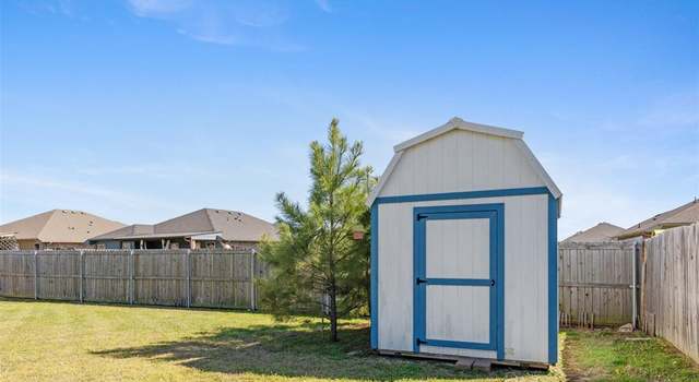 Photo of 104 Springleaf Ln, Mabank, TX 75147