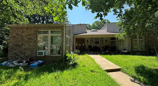 Photo of 3002 Clear Lake Ct, Arlington, TX 76017
