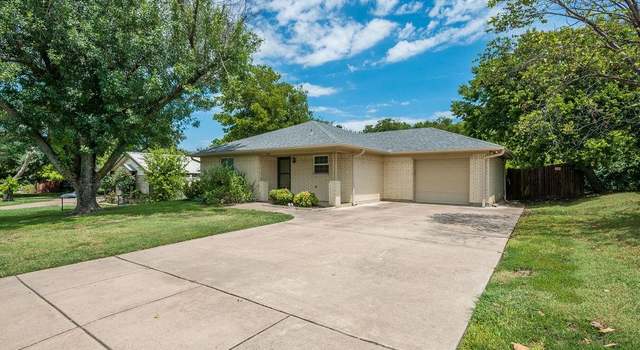 Photo of 624 NW Douglas St, Burleson, TX 76028