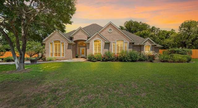 Photo of 324 Lakeside Oaks Cir, Lakeside, TX 76135