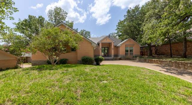 Property at 1211 Circle Ln, Bedford, TX 76022, 3 beds, 2 baths