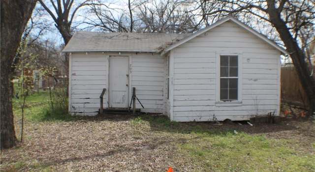 Photo of 703 W Pierce, San Saba, TX 76877