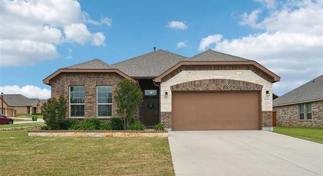 Photo of 3454 Eloise Ln, Krum, TX 76249