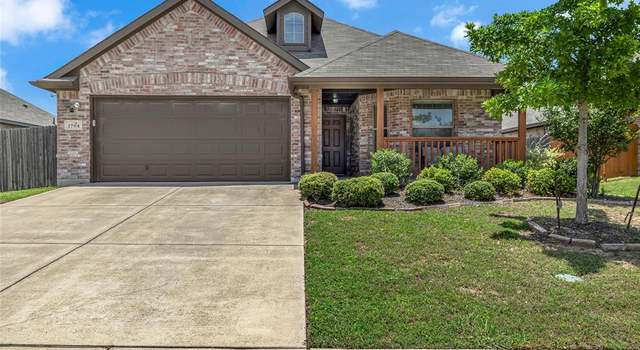 Photo of 1704 Chivalry Ln, Fort Worth, TX 76140