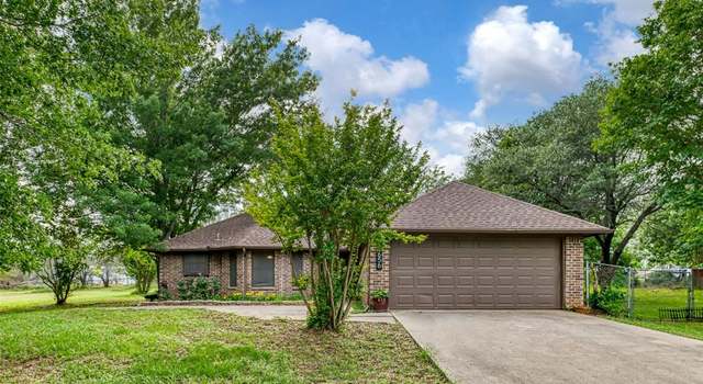 Photo of 656 Truman Cir, Springtown, TX 76082